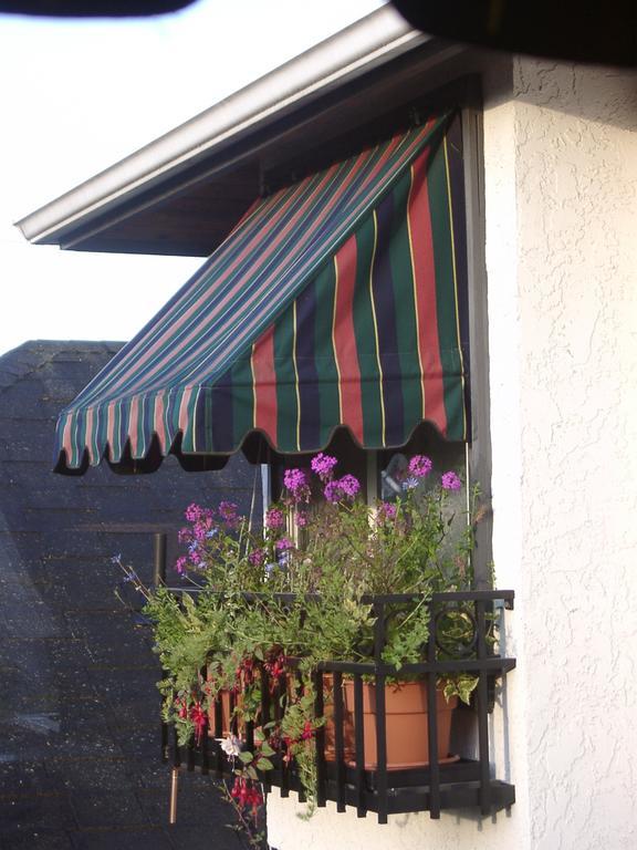 Heathergate Cottage And Suites Victoria Exterior foto